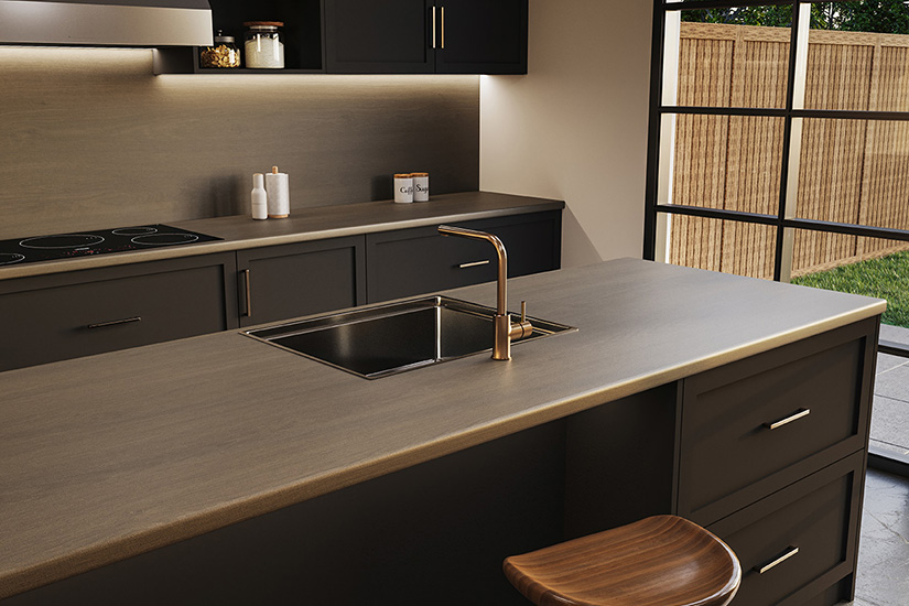 PP5853 Raven Oak