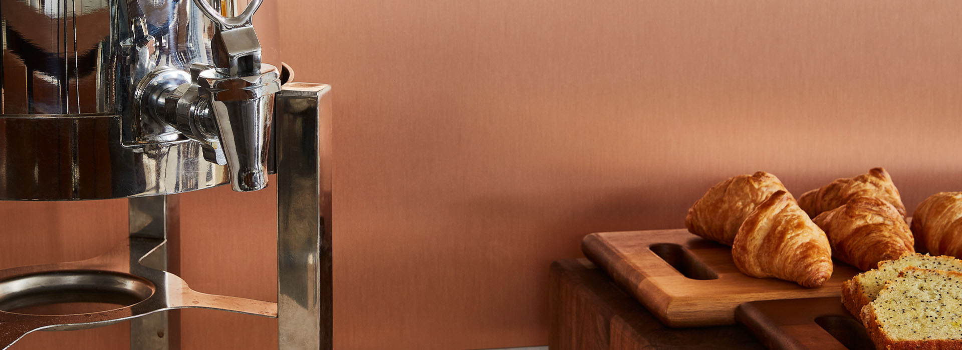 M9428 Copper Stainless wall with coffee and pastries