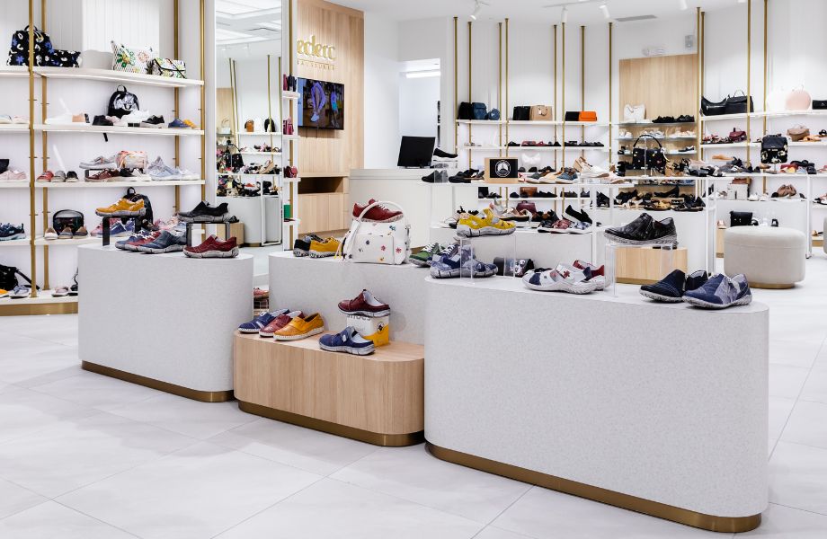 Boutique Leclerc Présentoirs de souliers